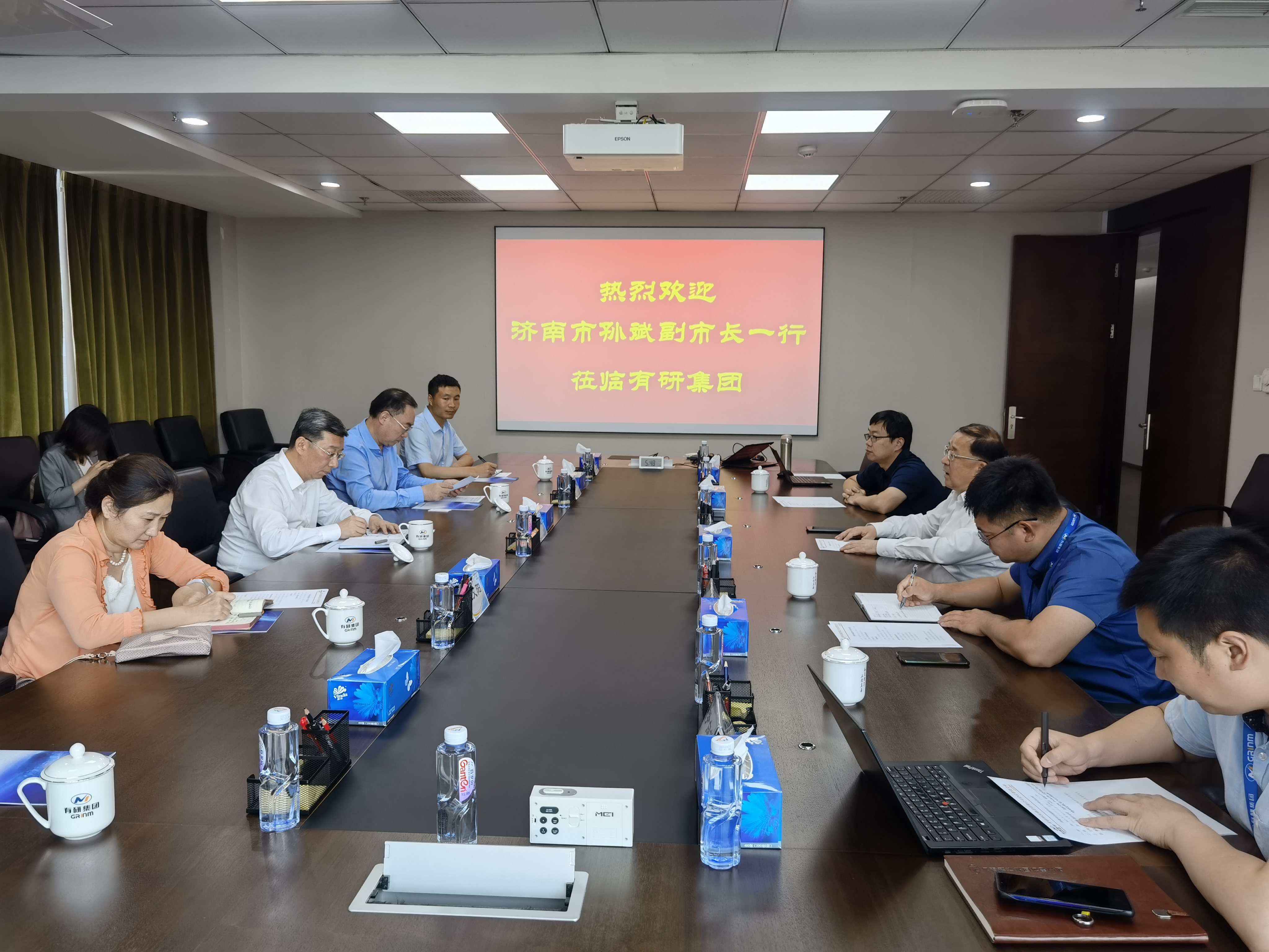 济南市副市长孙斌一行到访六合彩特码
集团