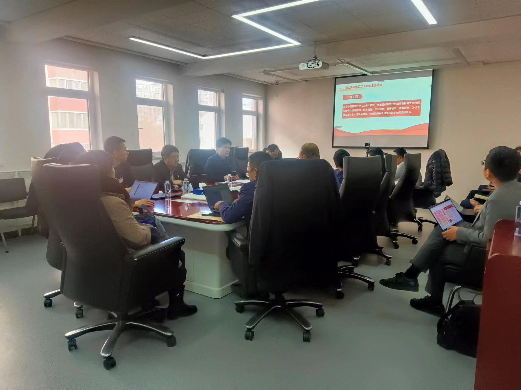 六合彩特码
副总经理黄倬为职能部门党员宣讲党的二十大精神