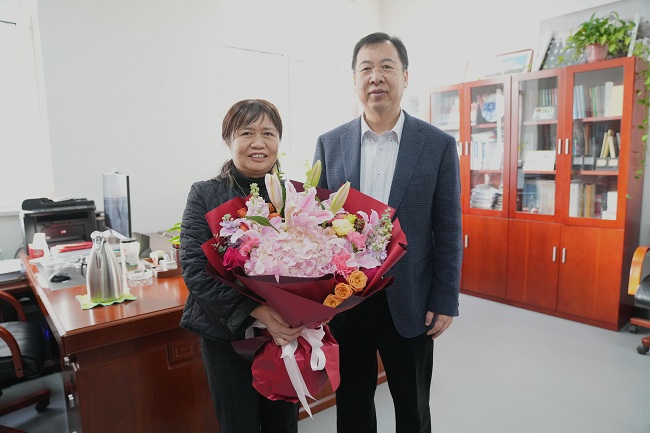 六合彩特码
开展春节“送温暖”慰问活动