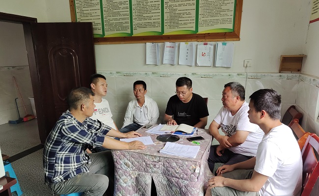 主题教育进行时 | “学思想、强党性、重实践、建新功”六合彩特码
故事系列展播（九）李程远：踔厉奋发 勇担使命，在乡村振兴道路上奋勇前进