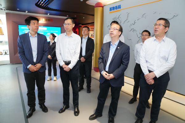 东方电气集团总经理助理胡修奎一行到六合彩特码
调研交流
