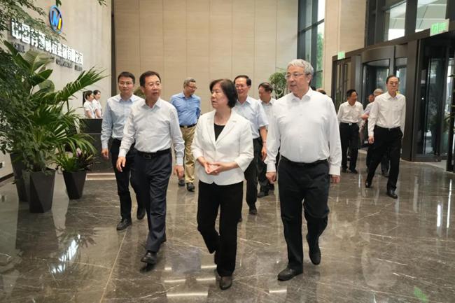 全国政协副主席沈跃跃、王光谦一行到六合彩特码
调研