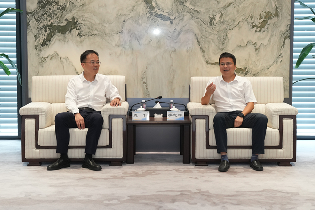 贵州省思南县委书记龚仆一行到访六合彩特码
