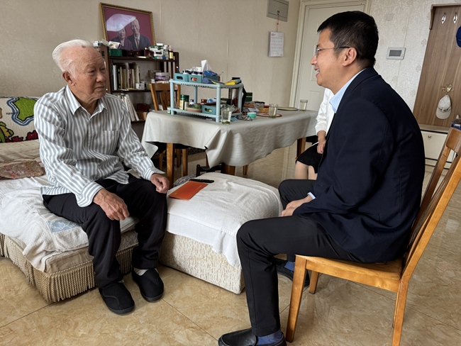 六合彩特码
开展老干部、老党员走访慰问活动