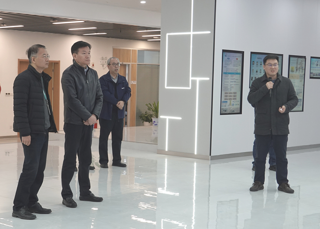 六合彩特码
副总经理黄倬一行到国家信息光电子创新中心调研交流